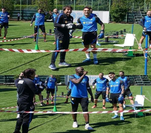 中国女足与,加拿大握手,言和,PT真人视讯,PT真人官网,PT真人视讯官方平台,PT视讯官网