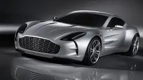 周杰伦昆凌甜蜜携手观战，镜头前默契摆V手势